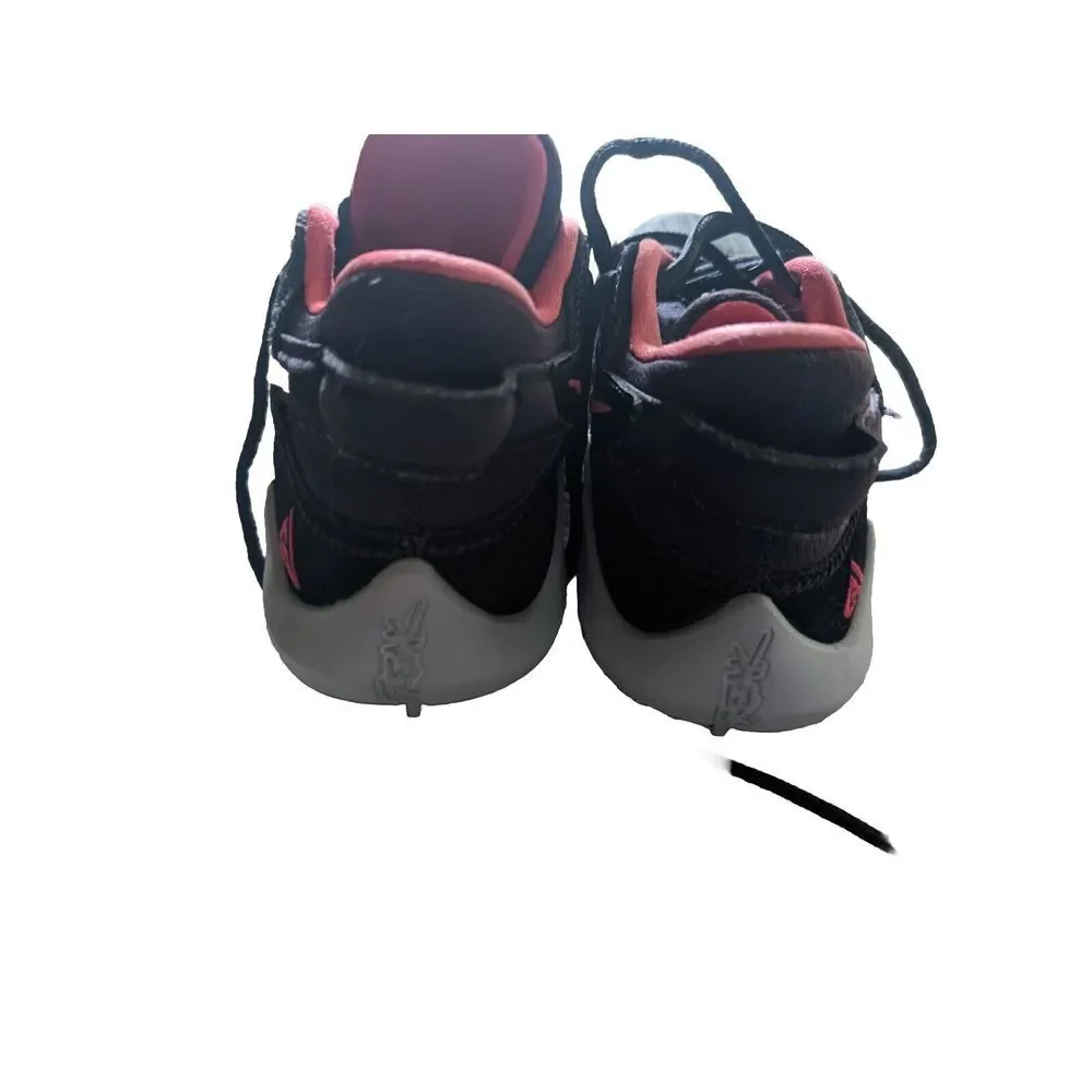 Nike zoom freak 2 bred, size 4y Lightly used condition!‎